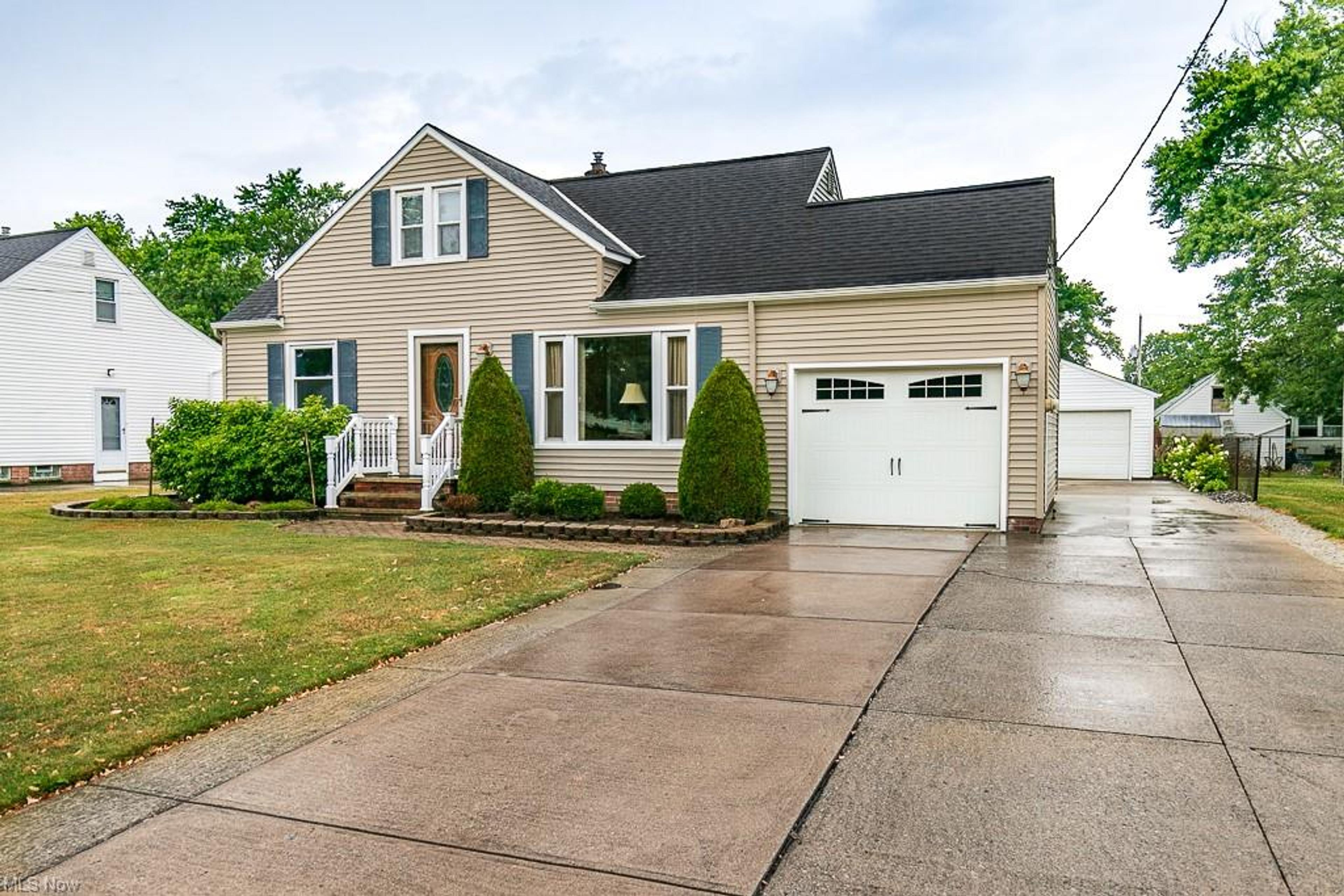 3828 E 365th Street, Willoughby - photo 4