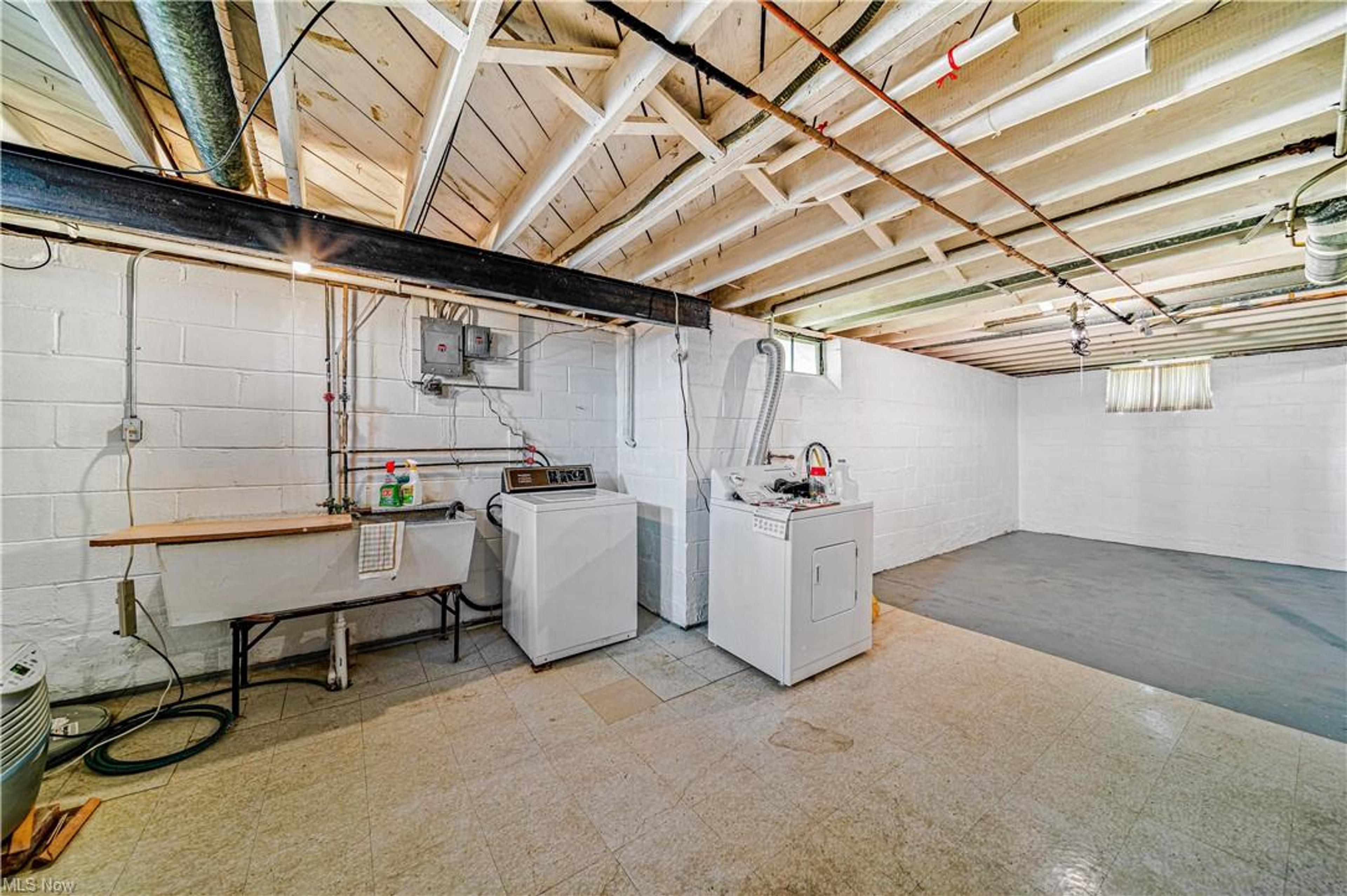 431 E 309th Street, Willowick - photo 16