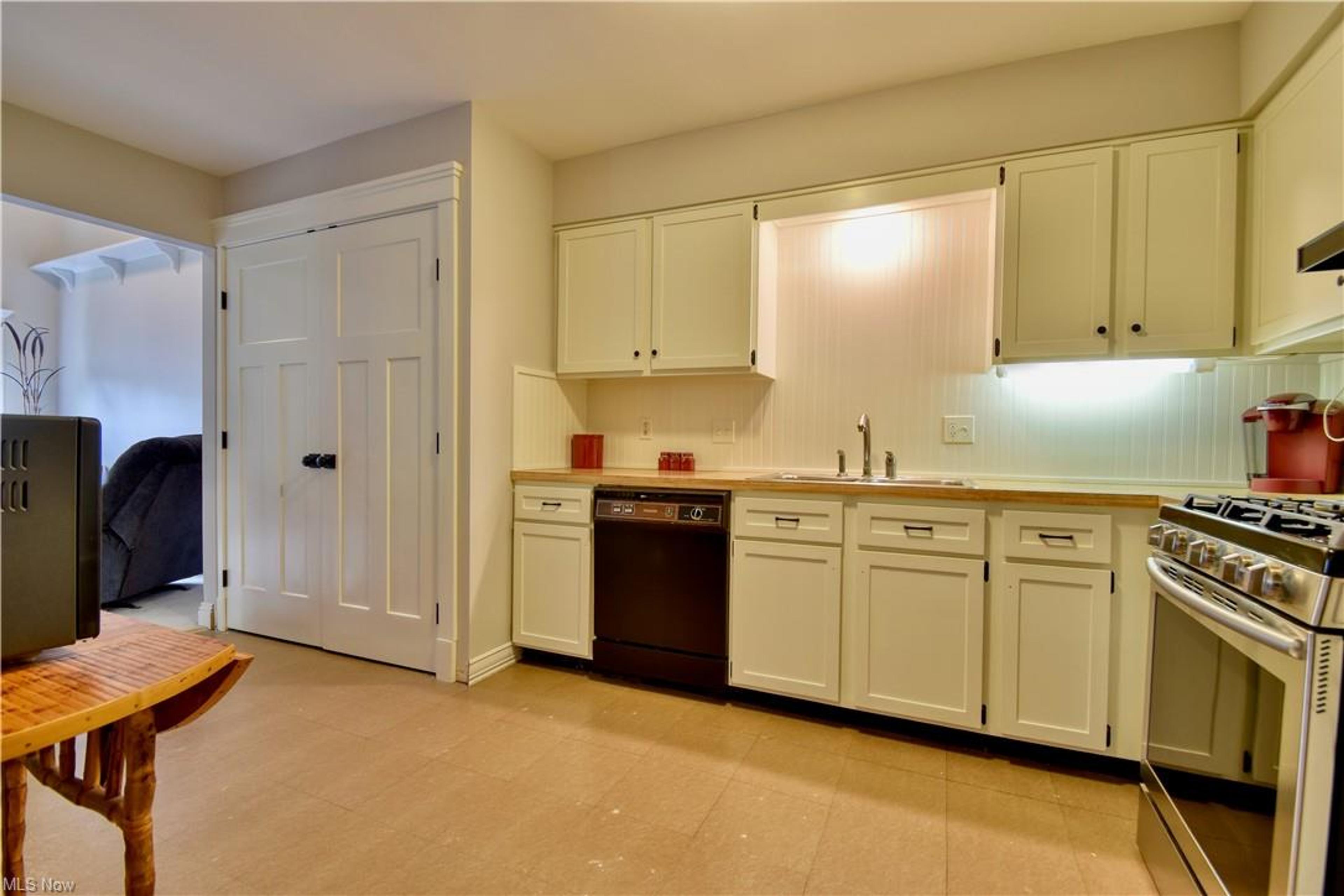 7085 Bristlewood Drive, Concord - photo 3