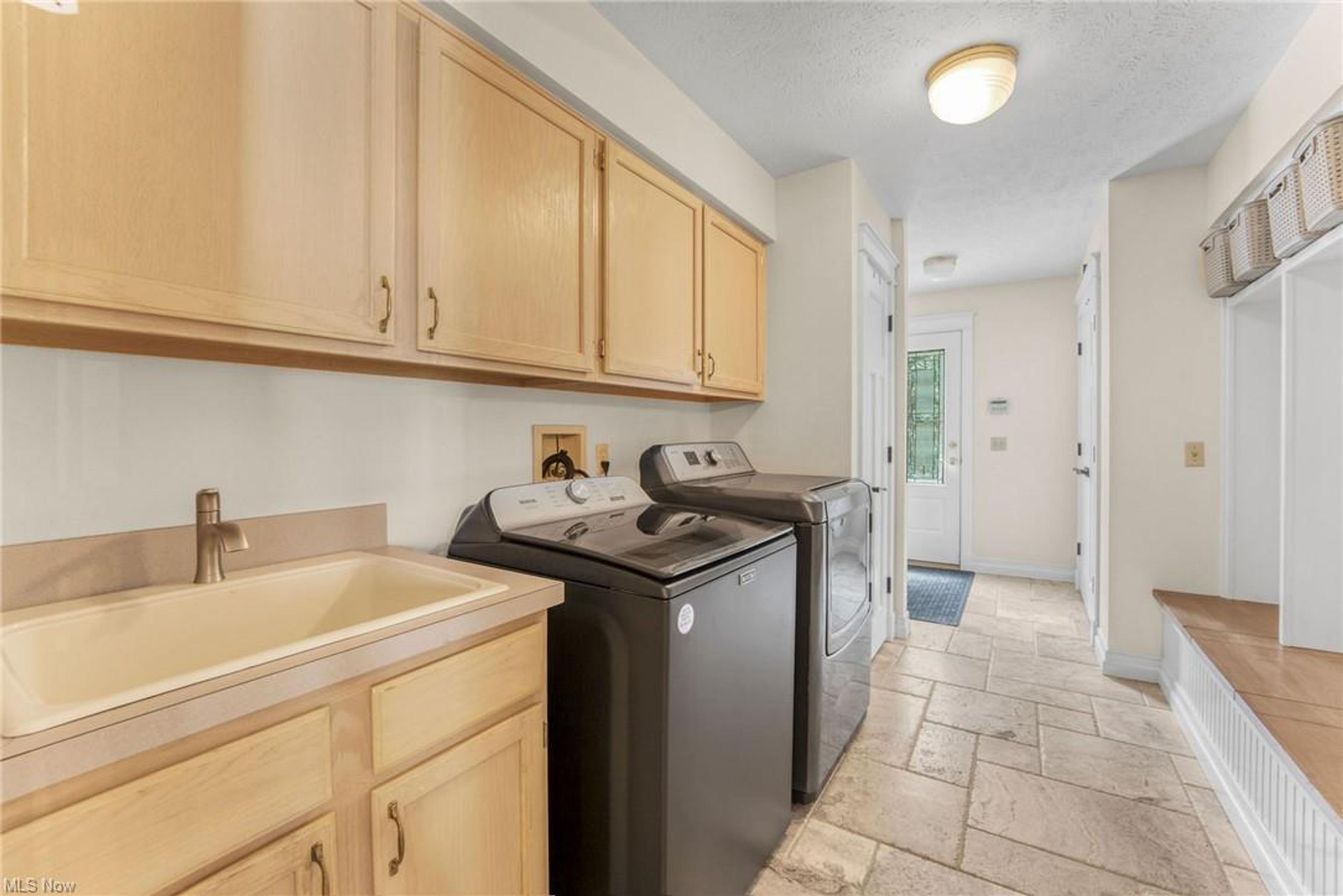 8432 Hilltop Drive, Mentor - photo 25