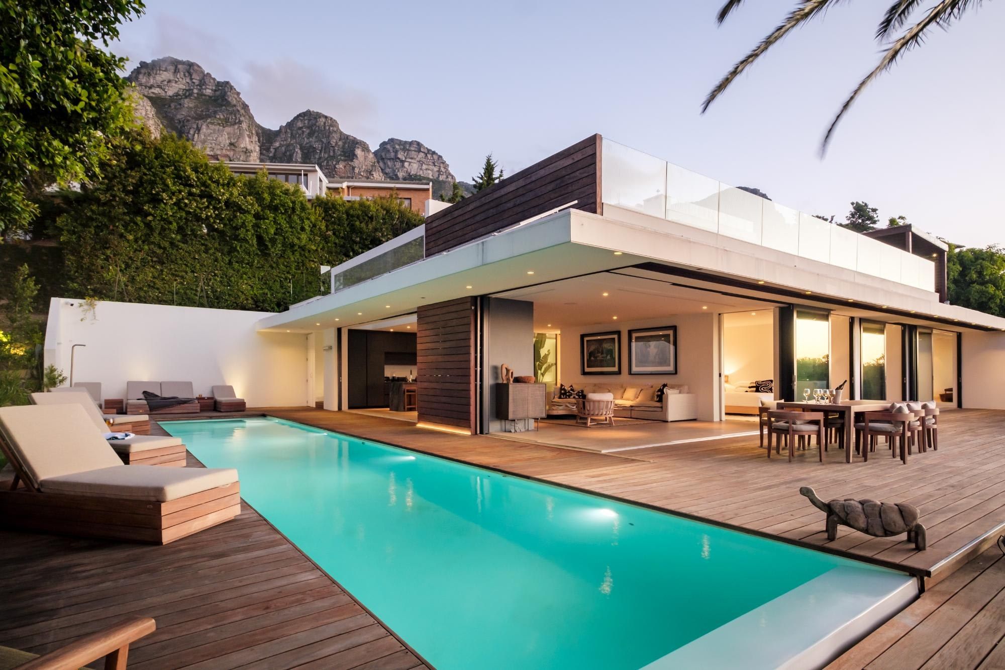 Lion's Lookout exterior, private pool and mountain view in Camps Bay