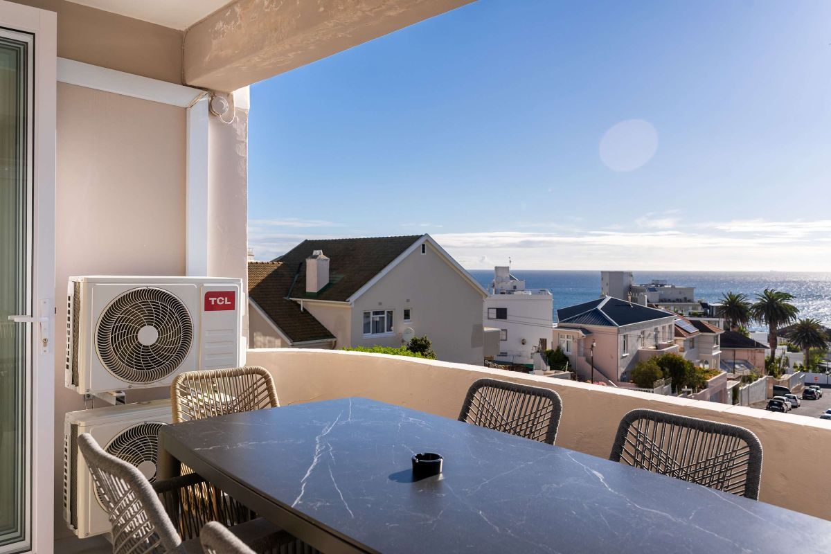 Bantry Alanda in Bantry Bay, image 2