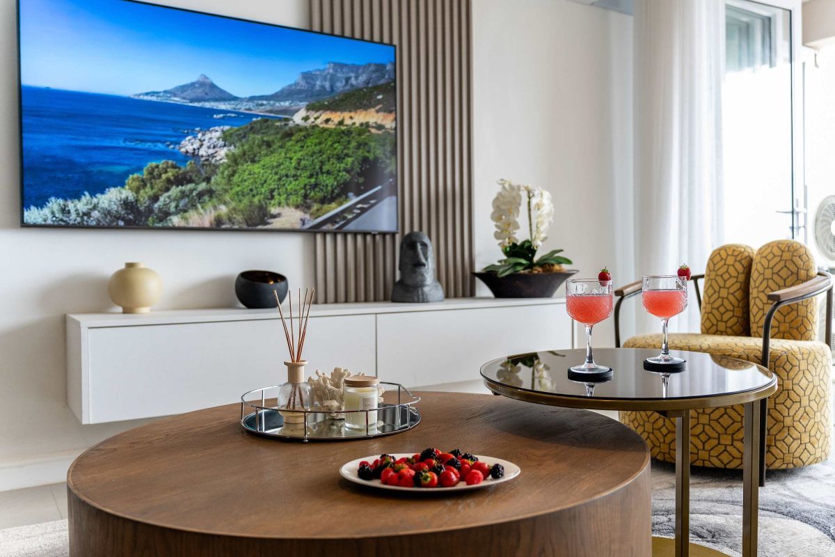 Bantry Alanda in Bantry Bay, image 3