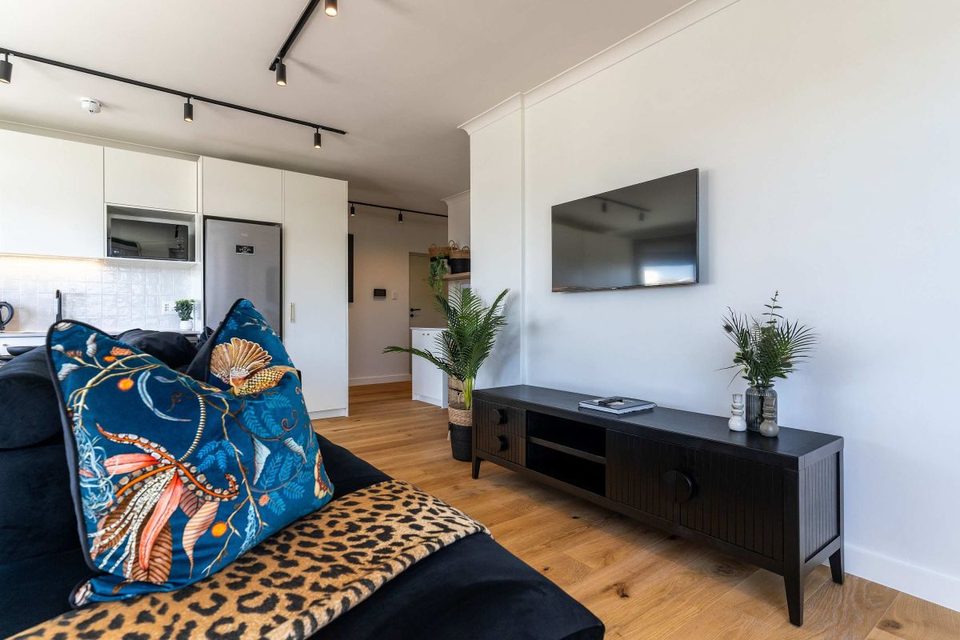 Diamond Views Apartment in Sea Point, image 5