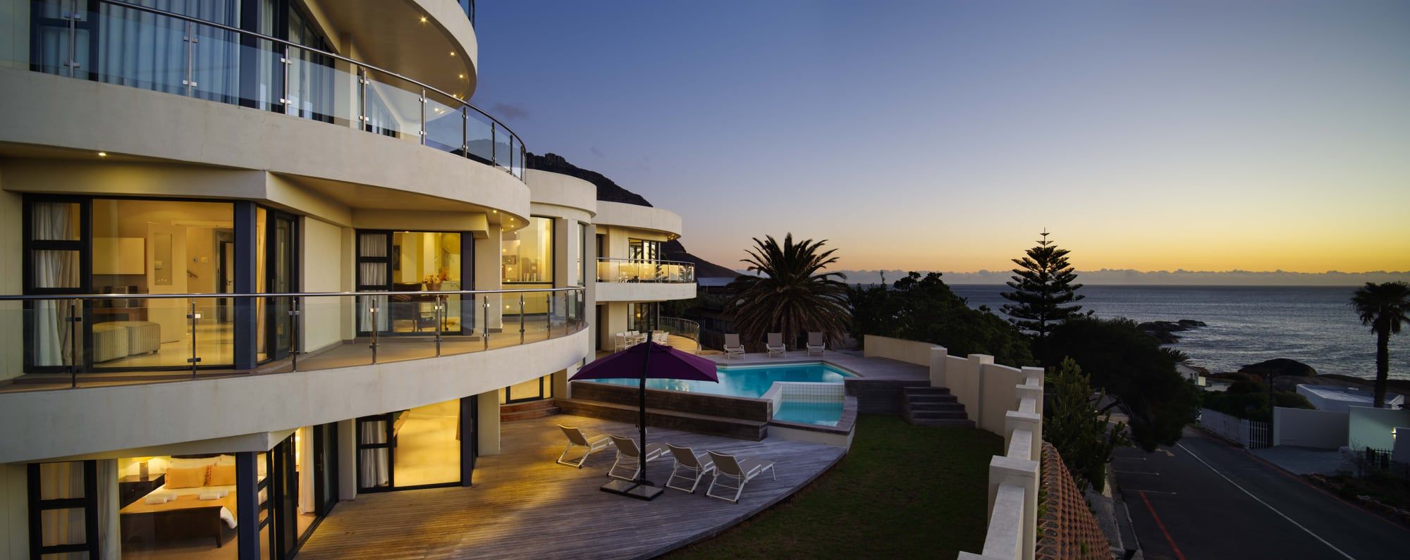 Sunset Mansion in Llandudno, image 2