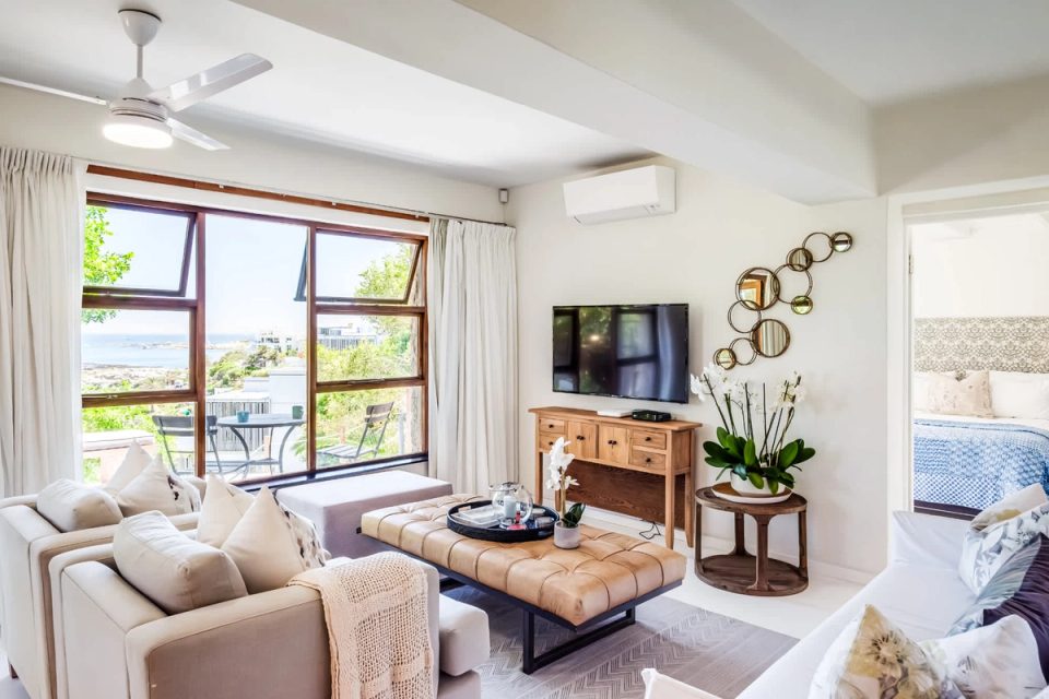 Rock Retreat in Camps Bay, image 2