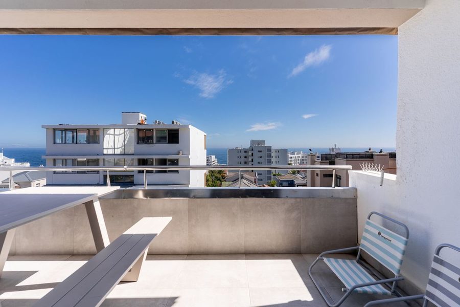 Bantry Bay Pearl in Bantry Bay, image 1