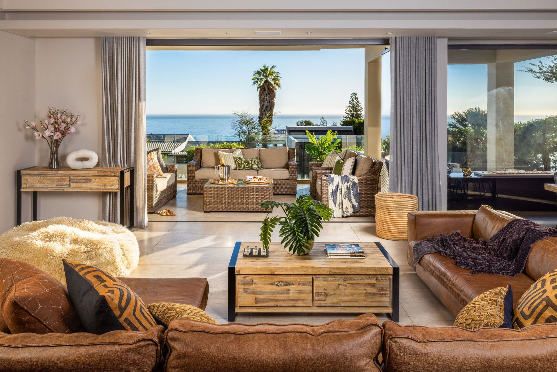 Villa Midnight Bloom in Camps Bay, image 1