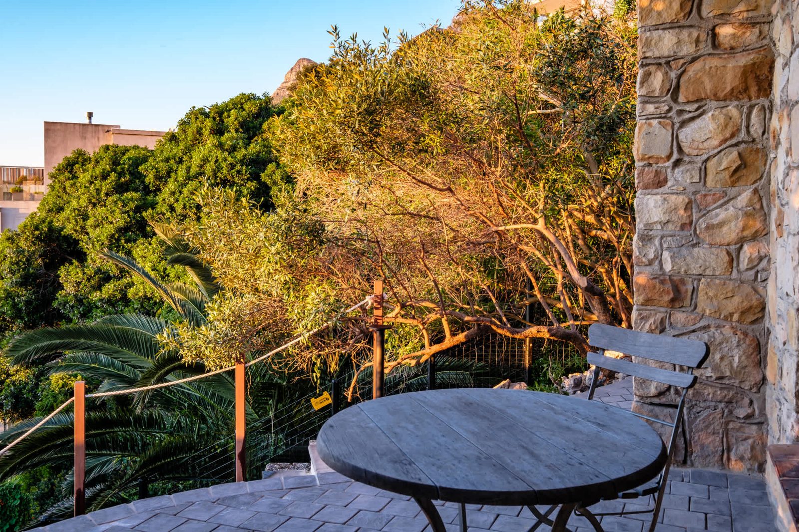 Rock Retreat in Camps Bay, image 1