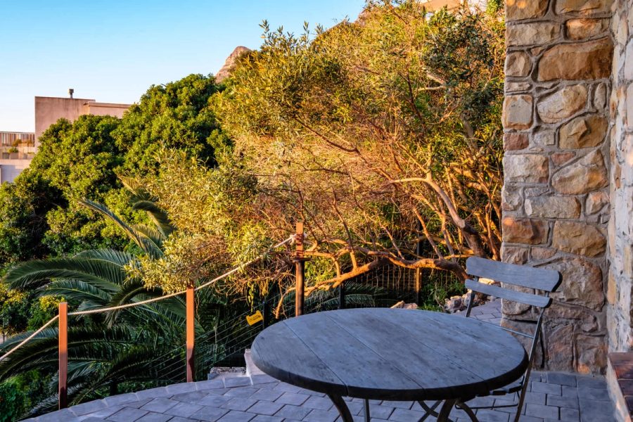 Rock Retreat in Camps Bay, image 1