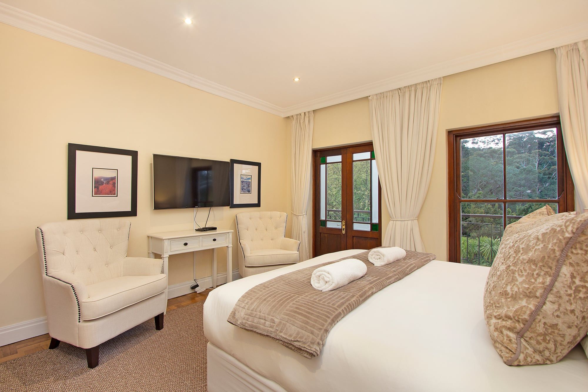 Lyonesse Villa in Constantia, image 3