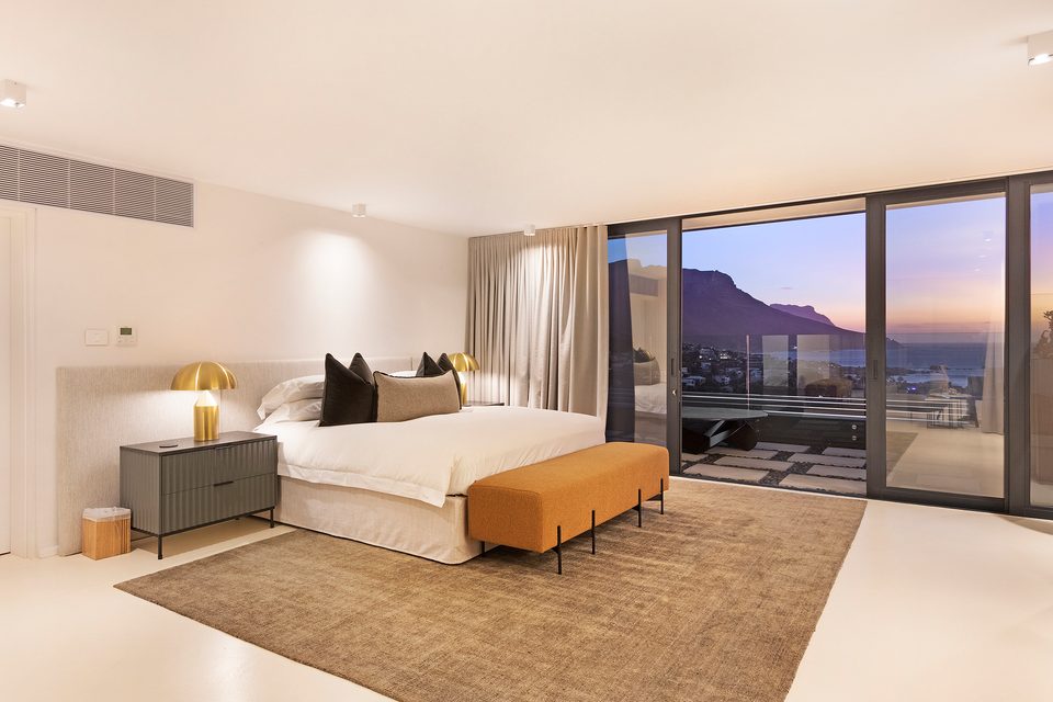 32 On Sedgemoor in Camps Bay, image 5