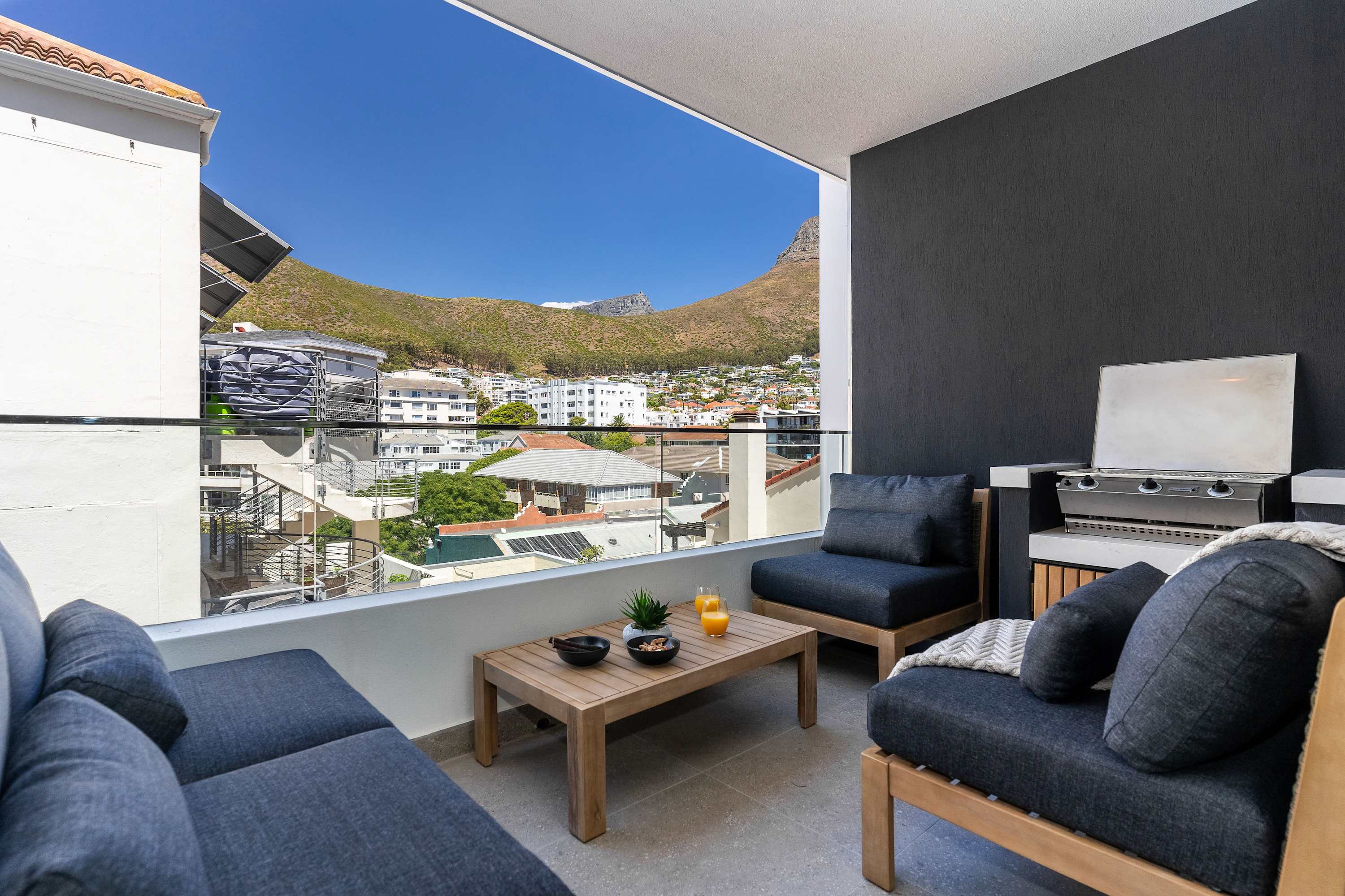 Jade Views Studio in Sea Point, image 3