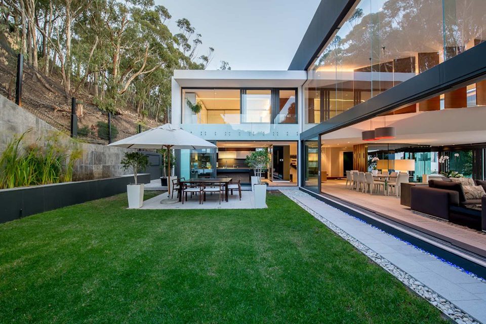 Pentagon Clifton villa in Clifton, image 2