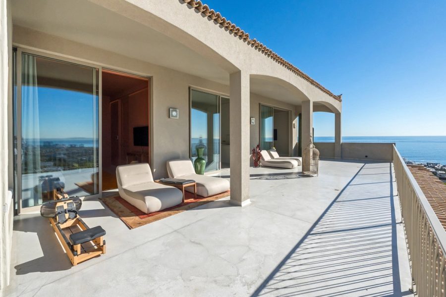 Ocean-facing upper terrace at The White Camel in Fresnaye
