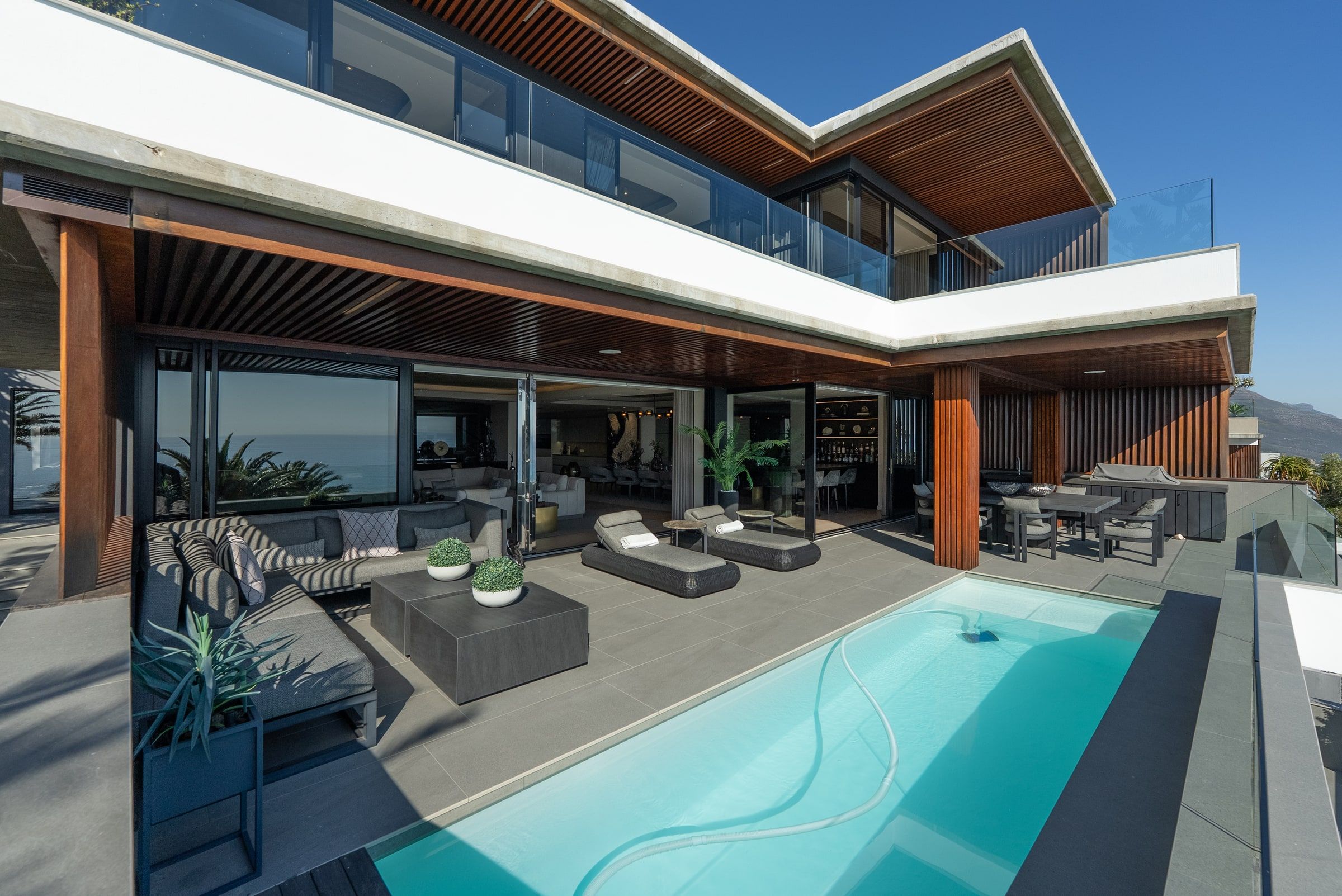 Lijaro villa and private pool terrace in Camps Bay