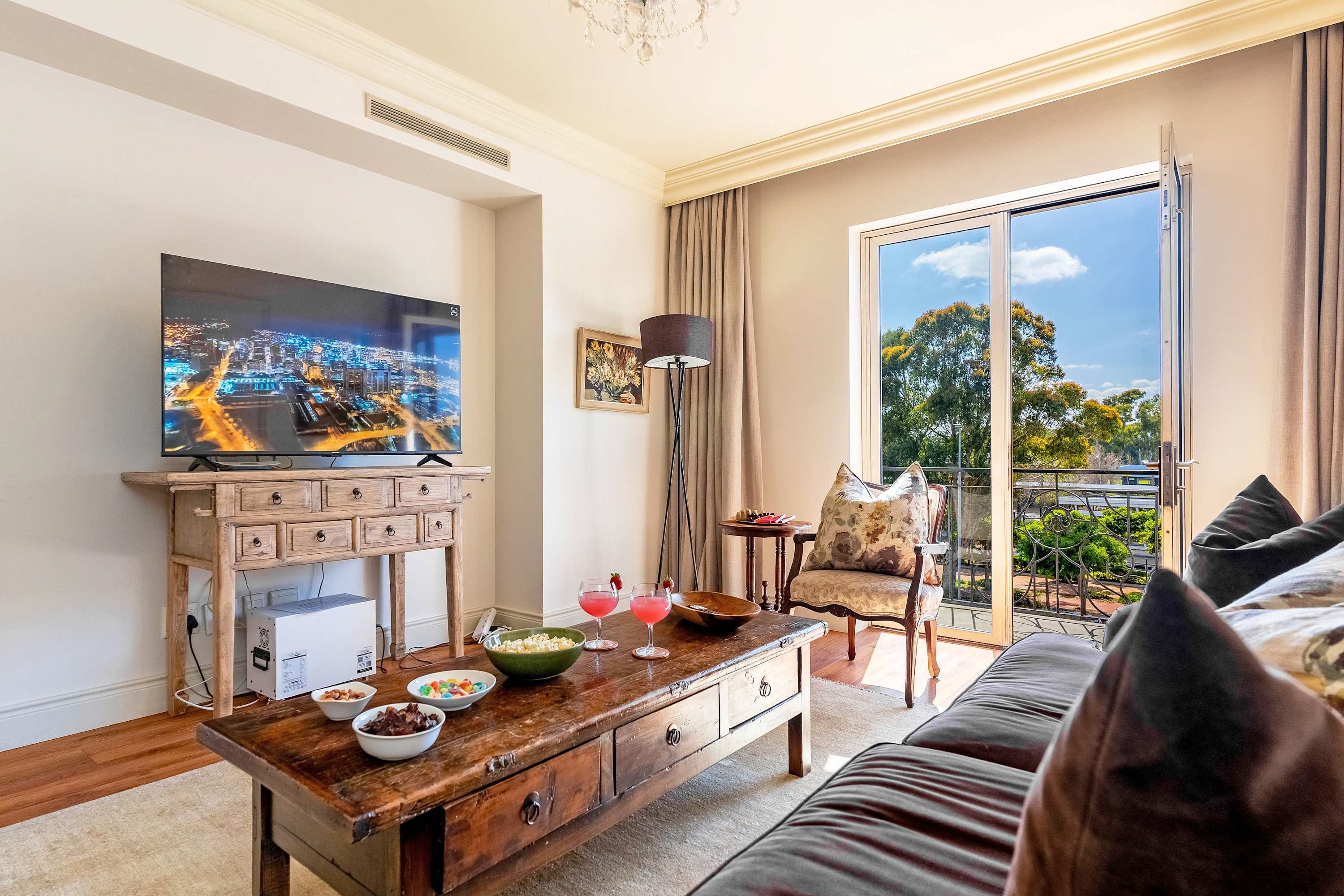 Royale 203 in Green Point, image 3