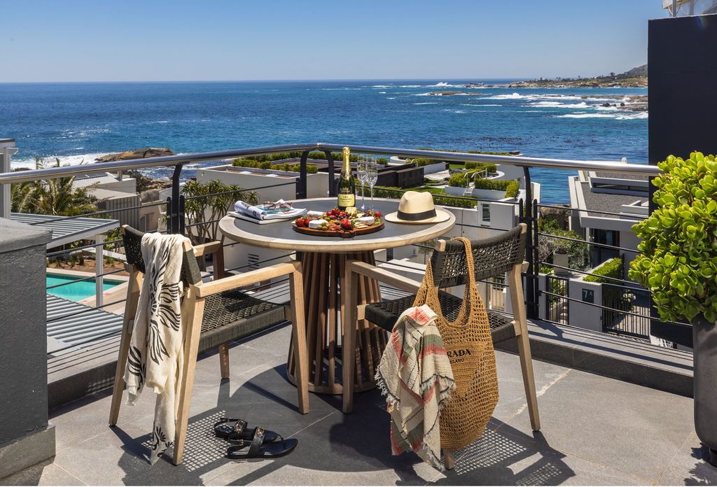 Villa 4A Victoria in Camps Bay, image 1