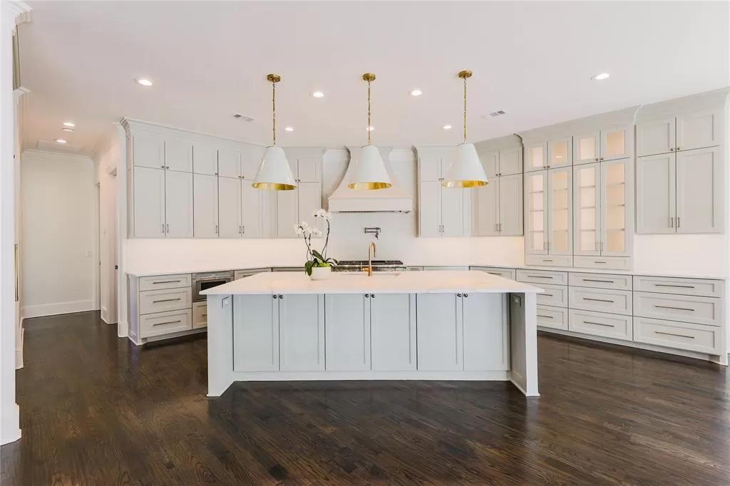 8535 Groveland Dr - Media 3