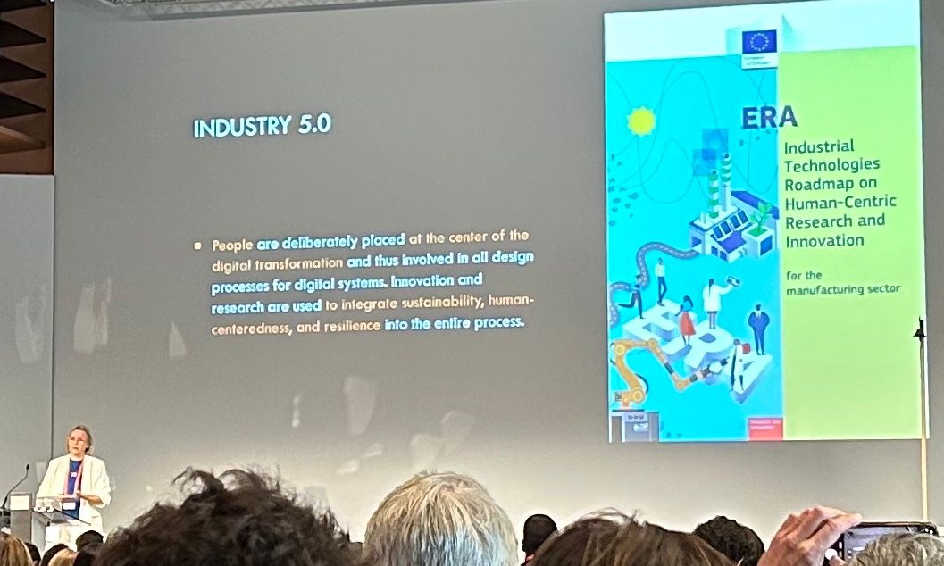 Kerstin Röse on stage sharing the definition of Industry 5.0