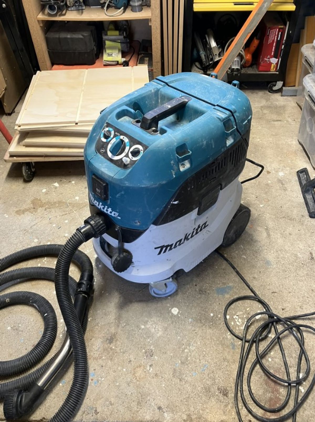 Faulty Makita VC4210M vacuum shopvac
