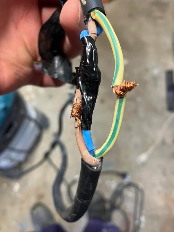 A dangerous repair on a power lead