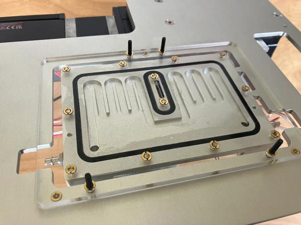 Heat exchanger sealed on a flat face with o-rings