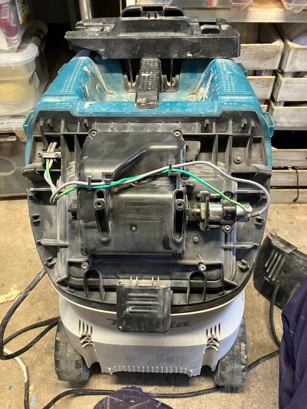 Faulty Makita VC4210M filter cleaning solenoid