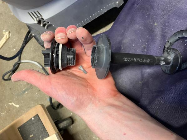 Faulty Makita VC4210 valve