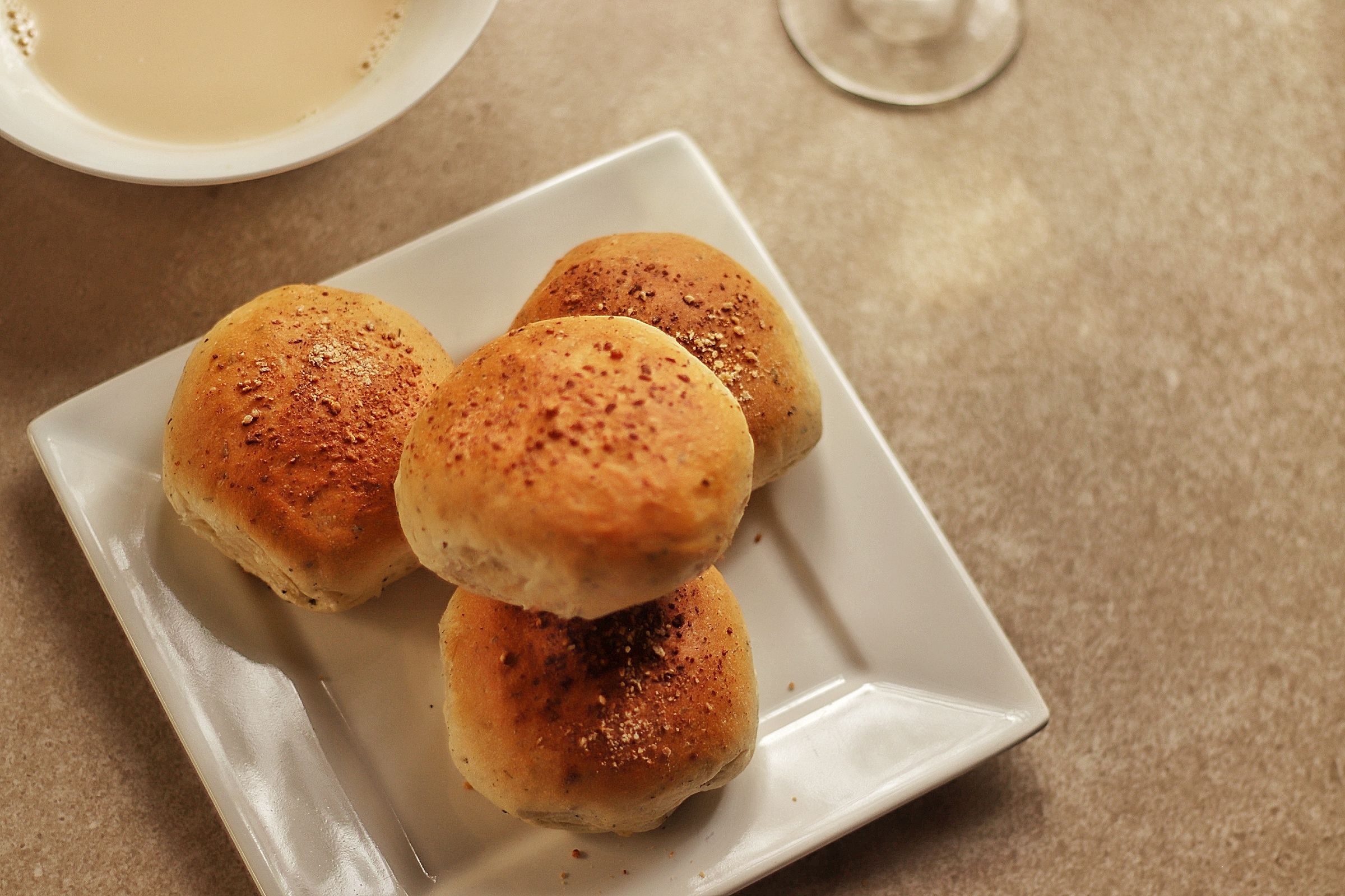 Bollo tocino y queso crema - Image 1