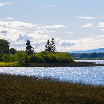 there is a small island in the middle of the lake .