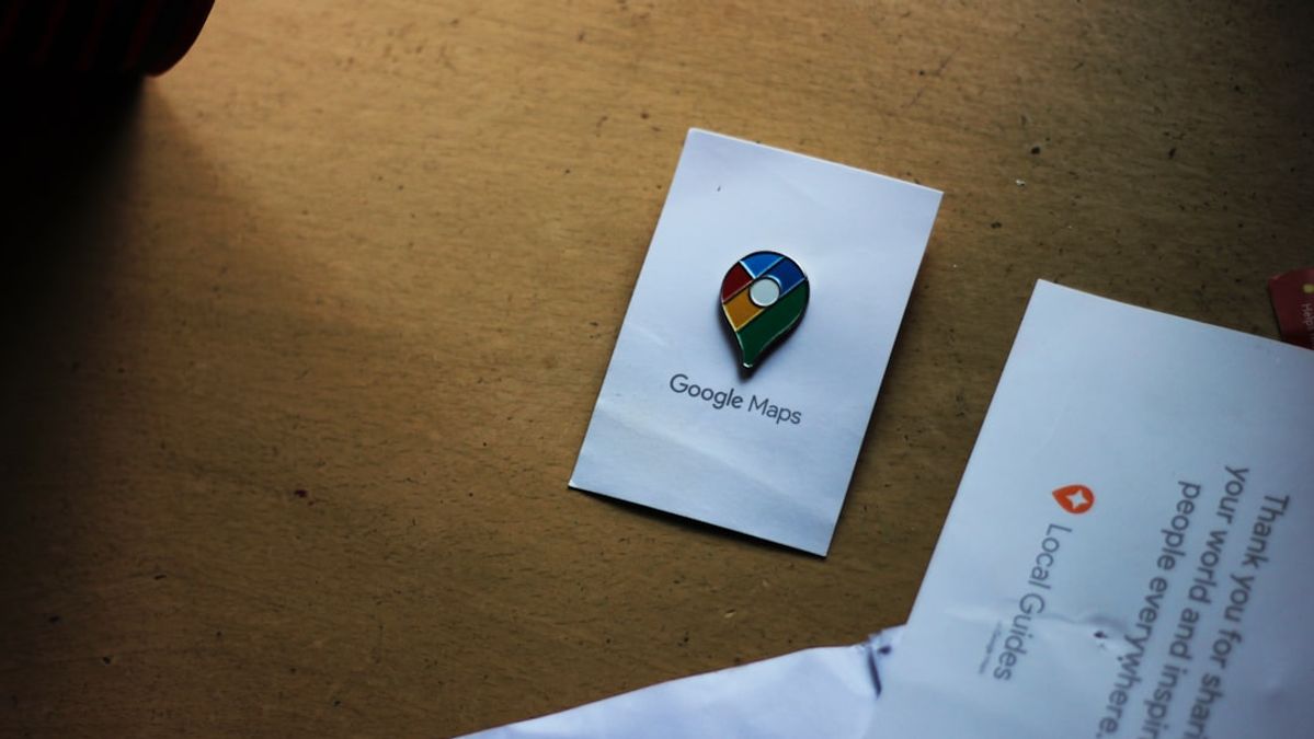 客户在手机上通过 Google 地图查看一家马来西亚商家