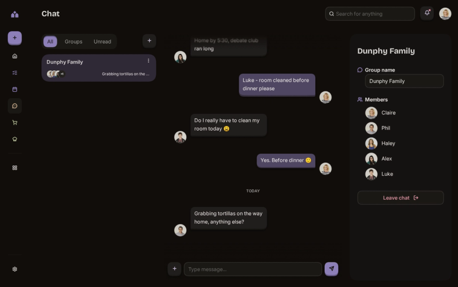 A group chat in Yem in dark mode: messages between household members about dinner and chores, with the group's name and its five members listed beside the thread.