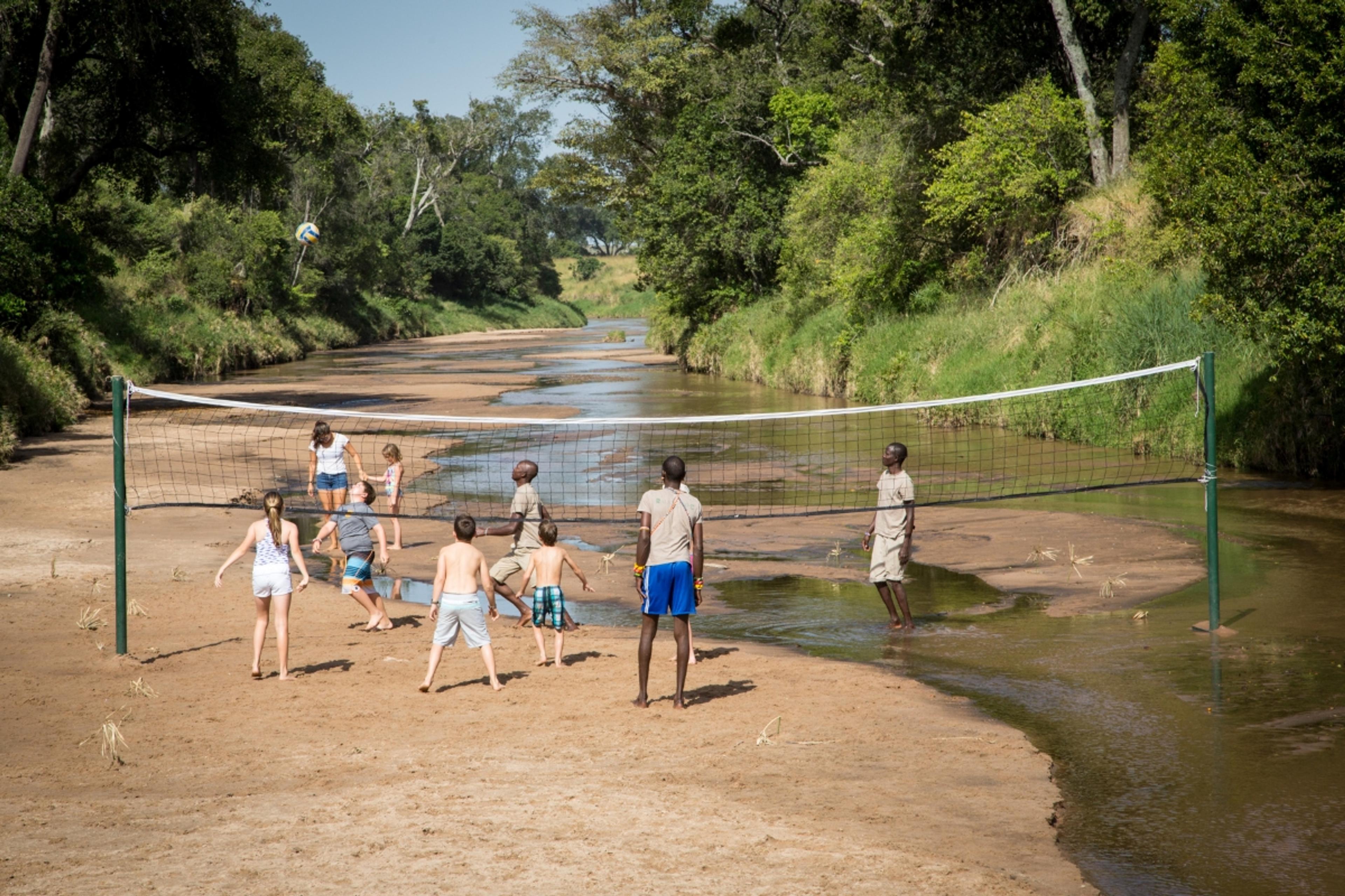 10. salas-camp-maasai-mara-riverbed-volleyball.jpg