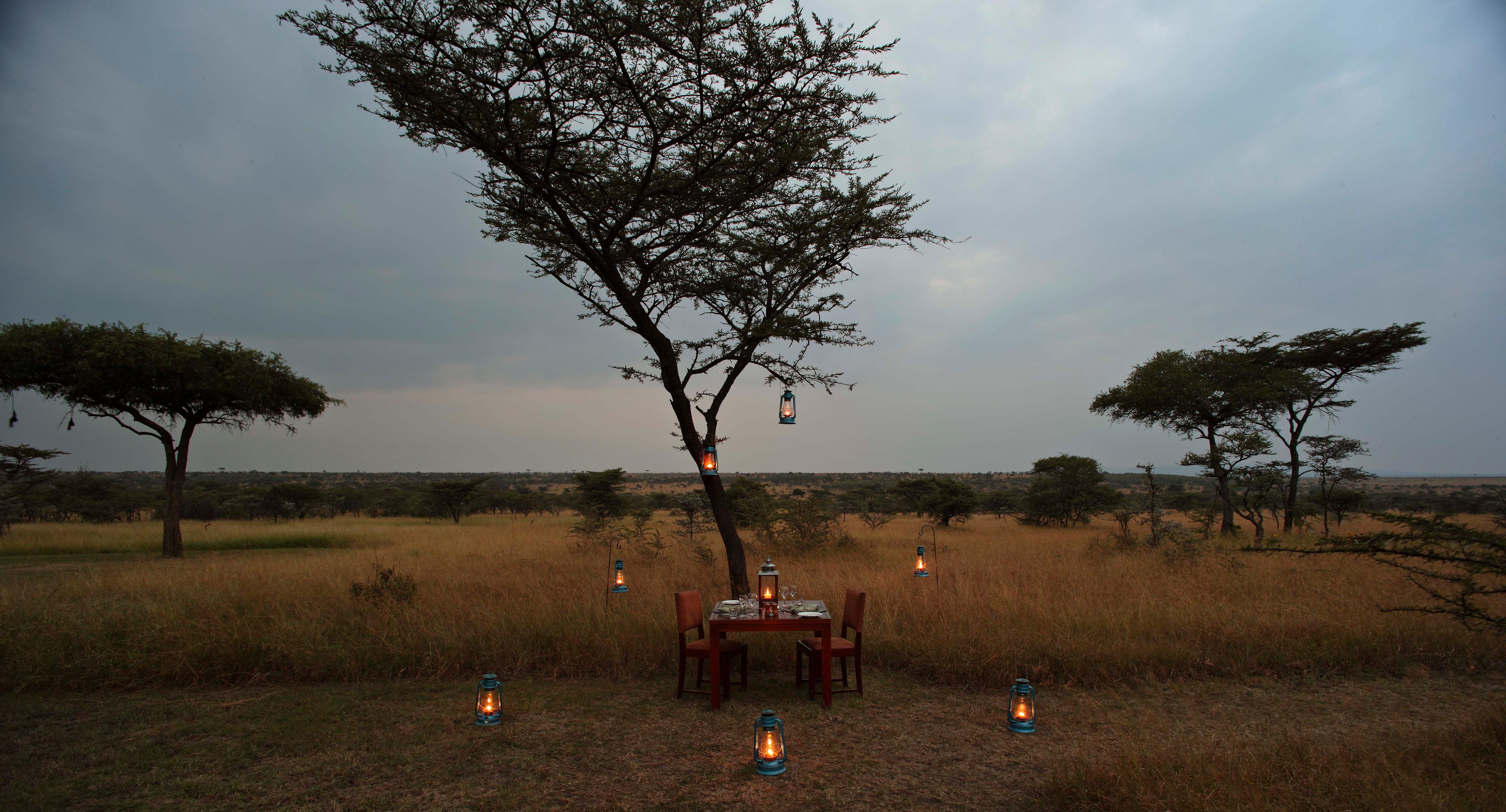 naboisho-camp-activities-bush-dinner-01.jpg