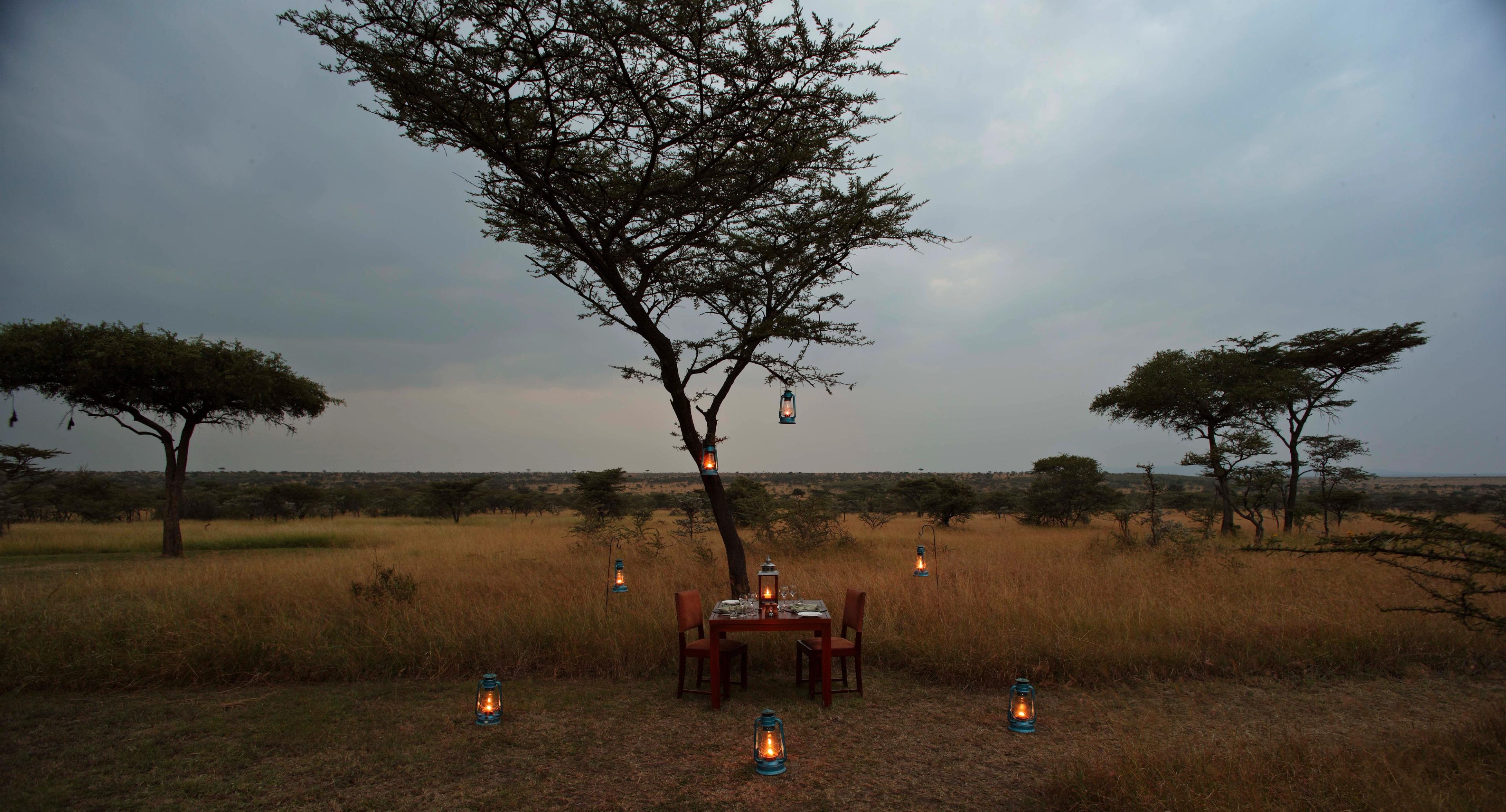 naboisho-camp-activities-bush-dinner-01.jpg