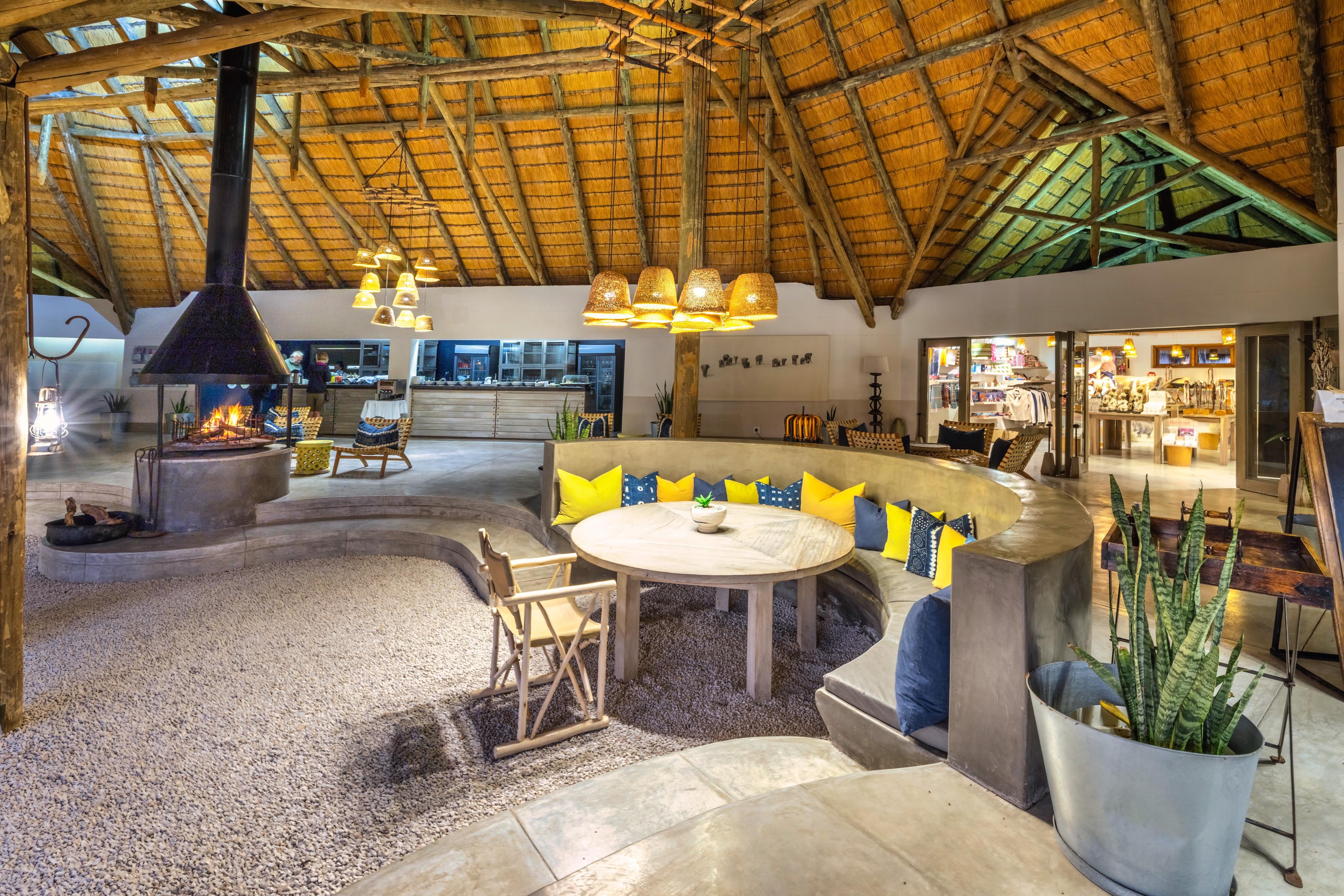 9. 0_mushara_bush_camp_interior_21.jpg