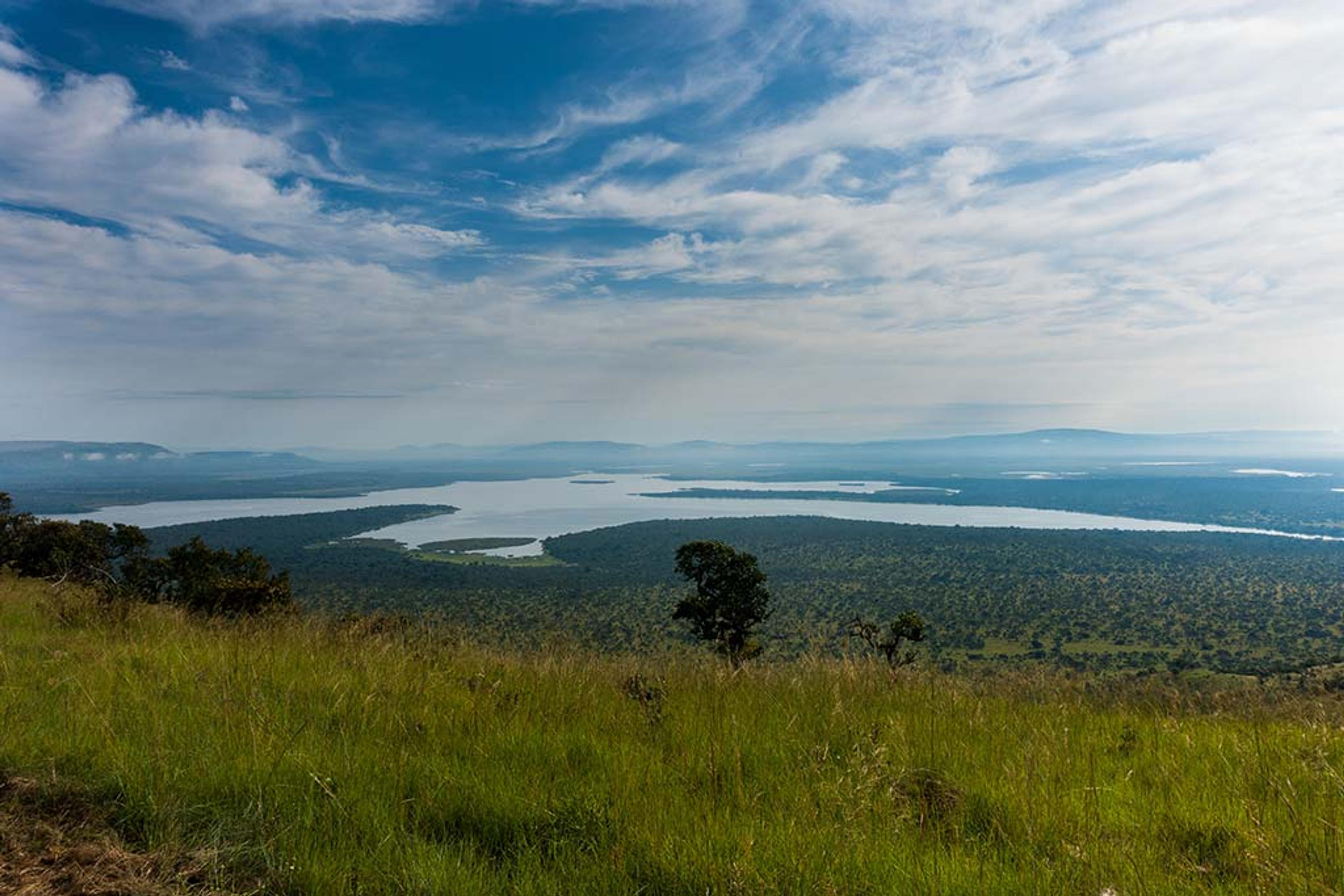2_landscape-in-the-akagera-national-park-in-rwanda-AdobeStock_418520972.jpg