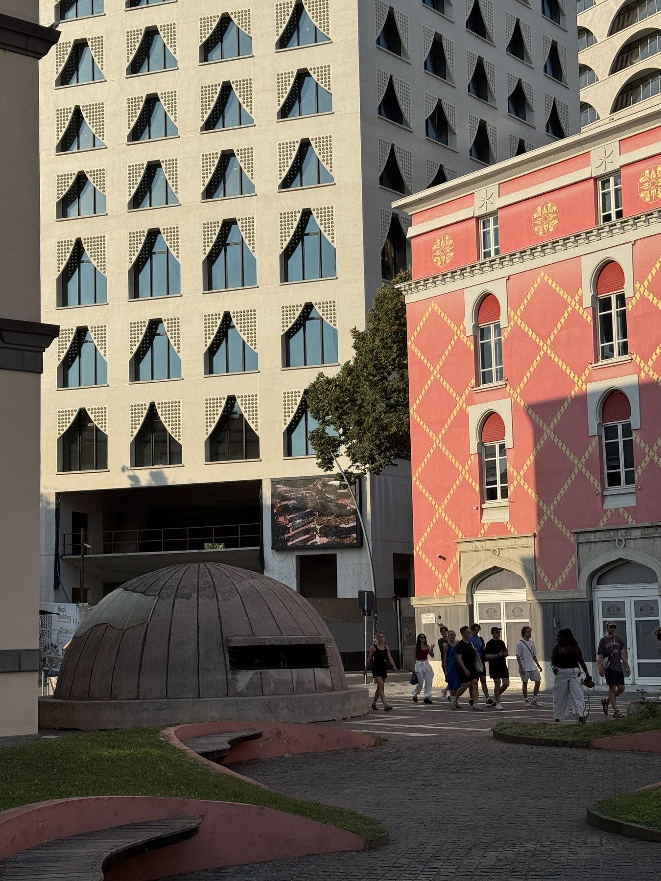Qué ver en Tirana: la historia del comunismo de Enver Hoxha