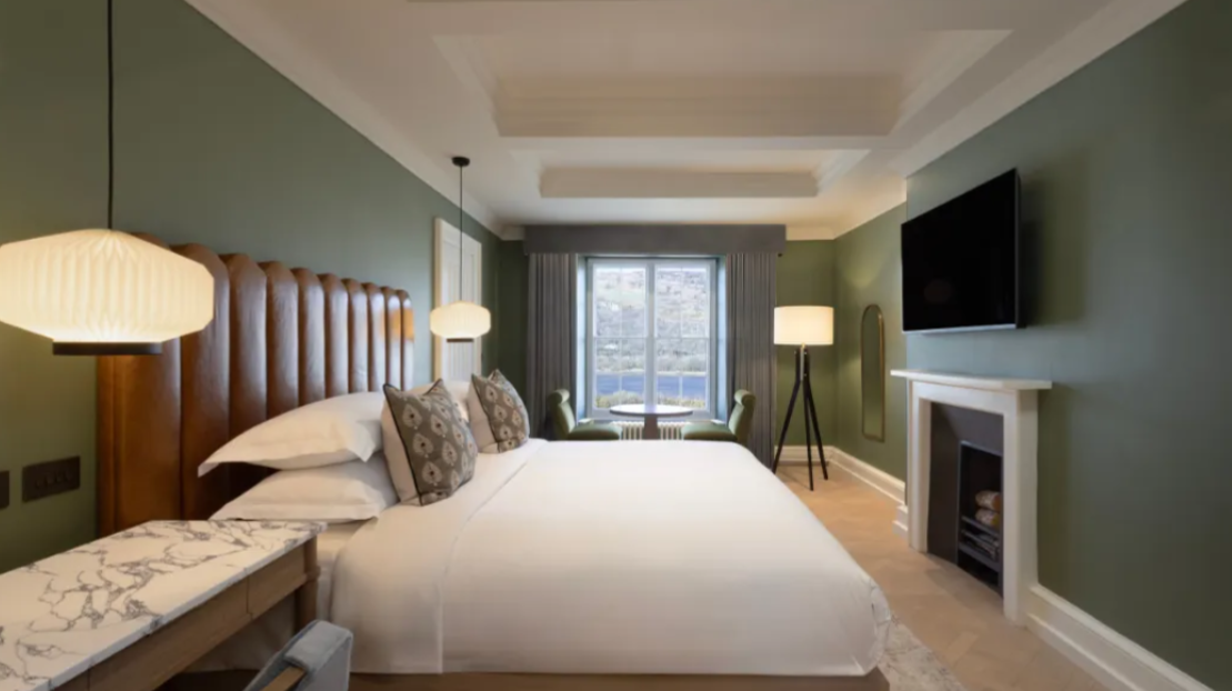 Mar hall deluxe king