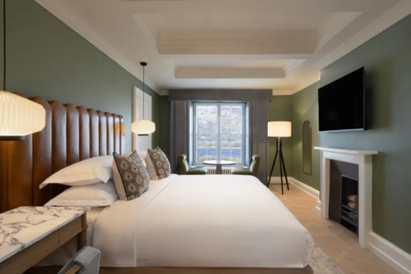 Mar hall deluxe king