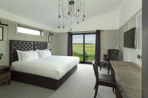 4 Bed Lodge - Bedroom - Dundonald Links