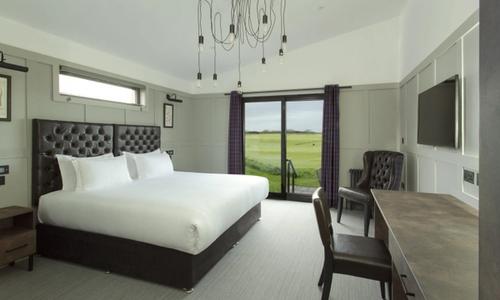 4 Bed Lodge - Bedroom - Dundonald Links