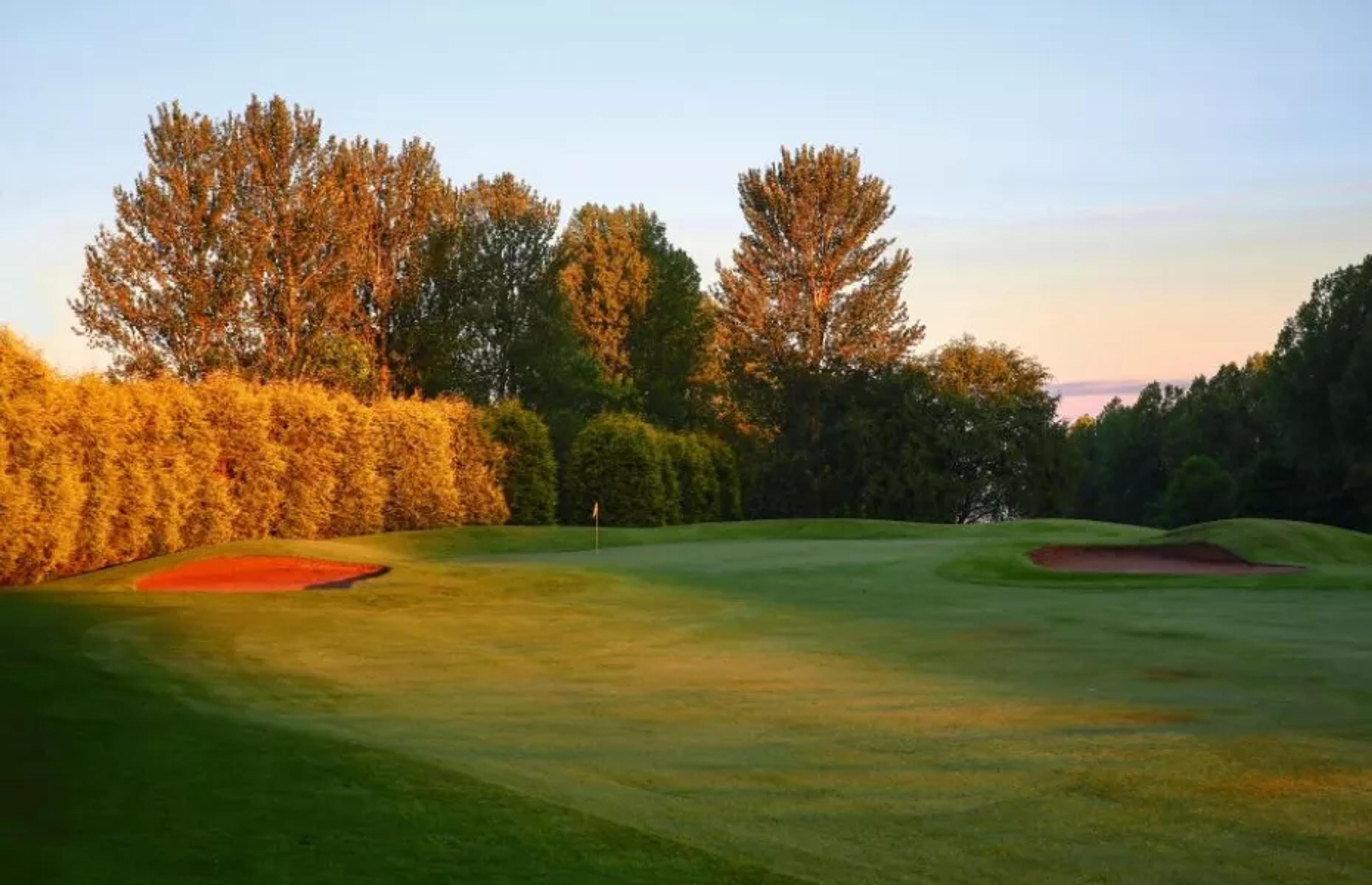 Sapphire Course Hill Valley 1
