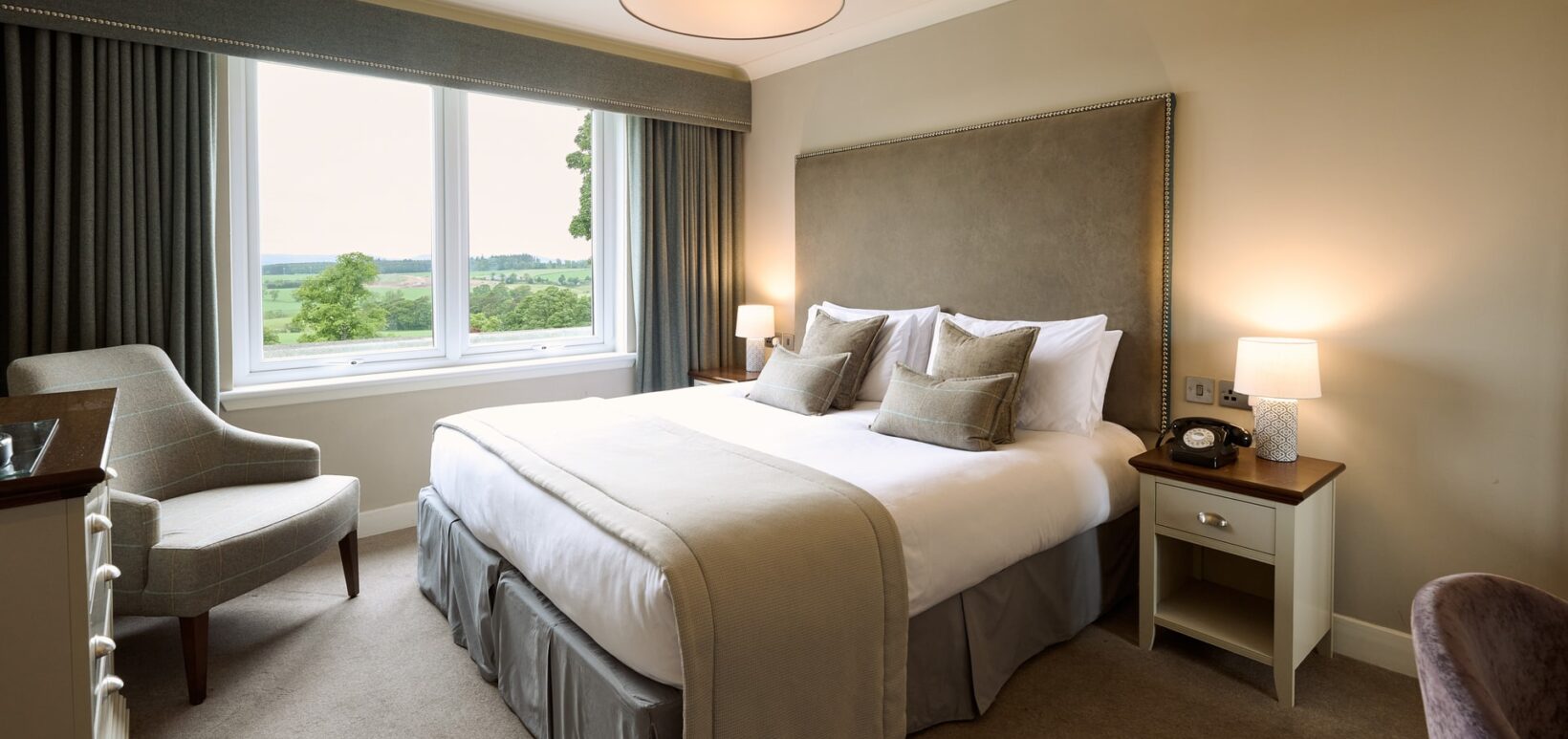 Room-24-Angle-01_00018-1-1640x773