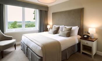 Room-24-Angle-01_00018-1-1640x773