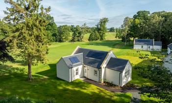 Jhogg-SchlossRoxburghe-cottages-LDJI_0473