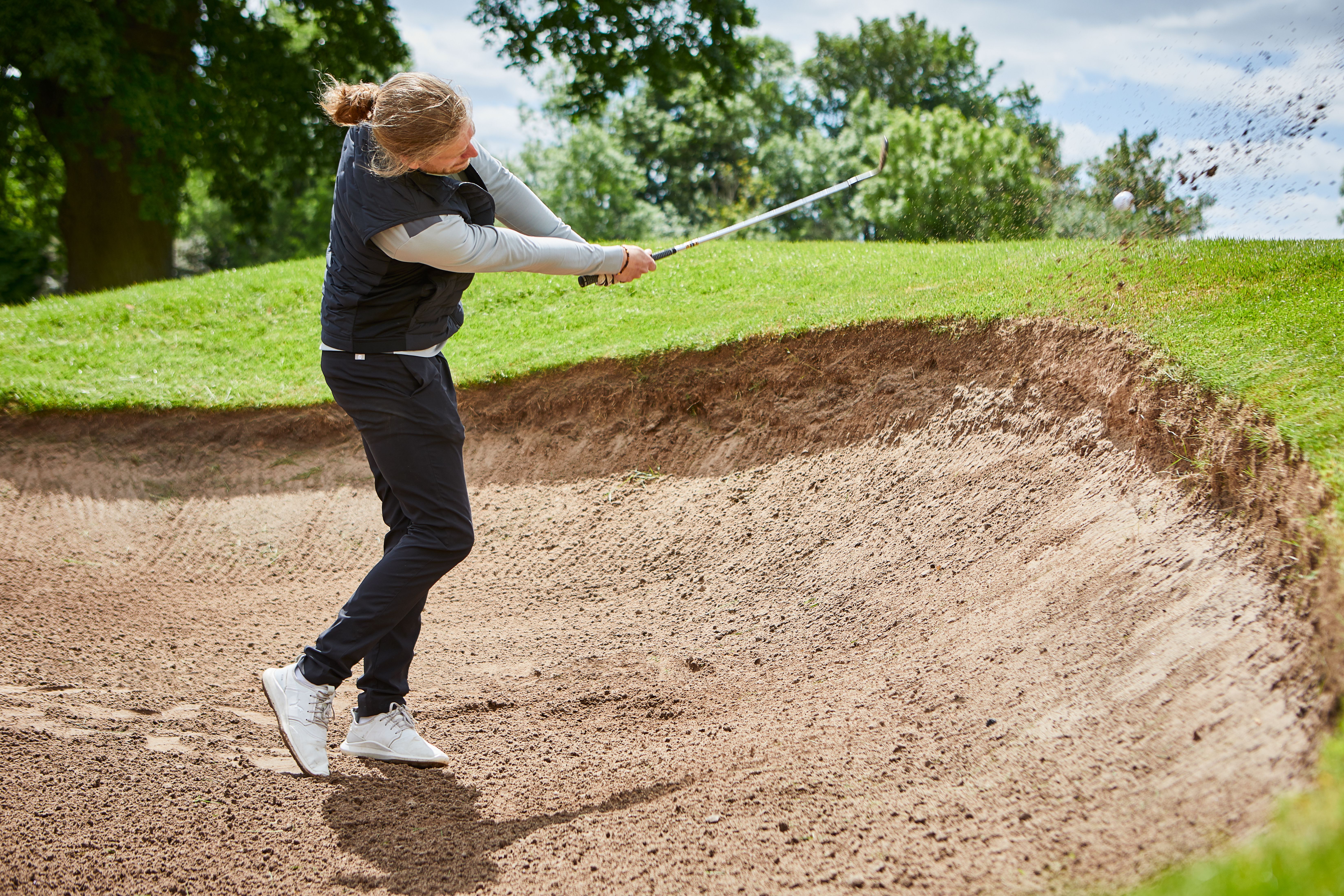 MDH_Portal_Golf_JayBunkerPitch