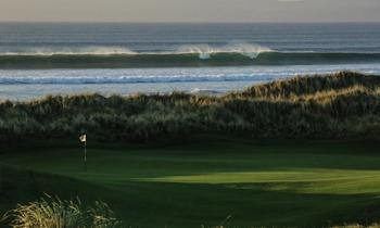 Another Place The Machrie 9th green spindrift