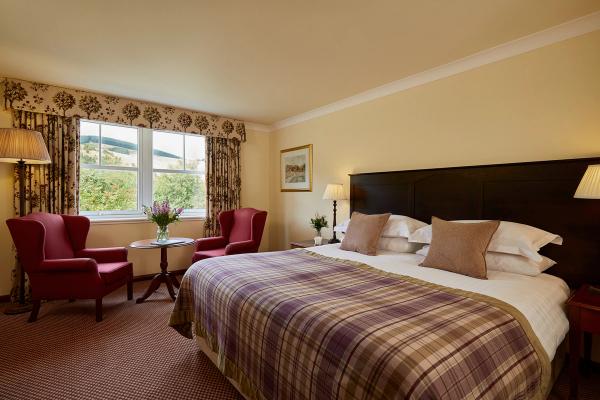 MDH_CARD_Bedrooms_317_Room_View